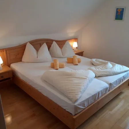 Bauernhof Liendl Farm stay Keutschach am See