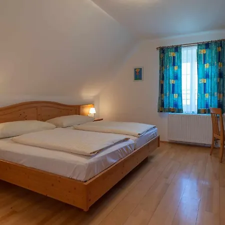 Bauernhof Liendl Farm stay Keutschach am See
