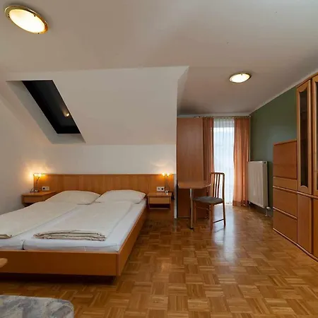 Bauernhof Liendl Farm stay Keutschach am See